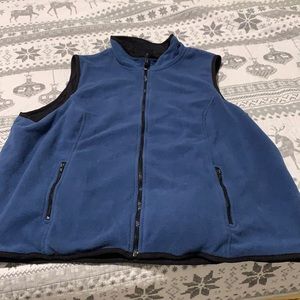 Men’s reversible fleece/nylon vest